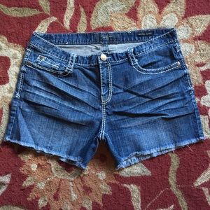 Jessica Simpson Jean short, waist 31.